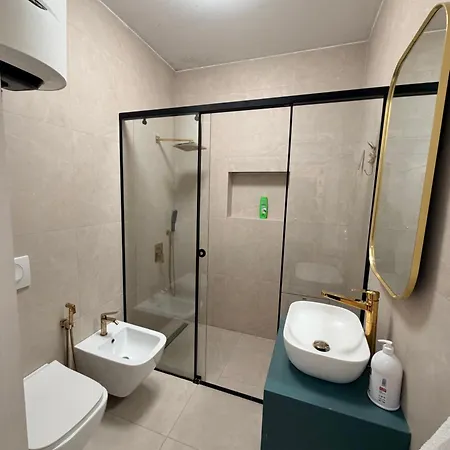 Hugo Apartamento Tirana